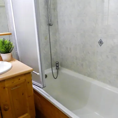 Jonquilles-14 By Interhome *
